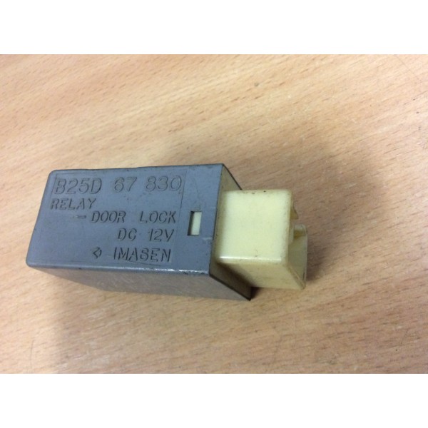 B25D67830, Mazda central locking relay 